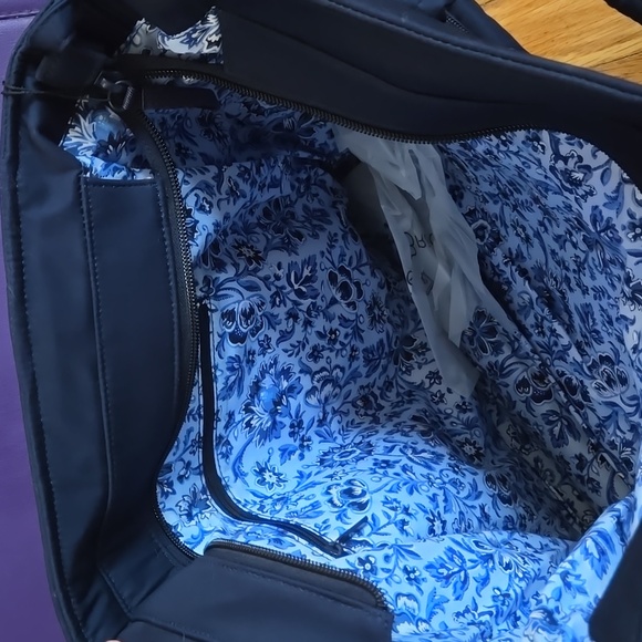 Vera Bradley "Classic Navy" Utility Tote - Picture 4 of 5